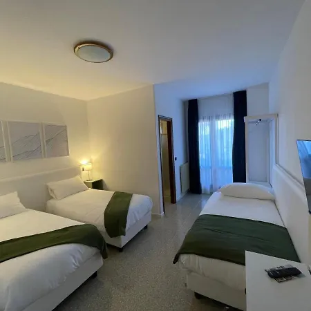 Casa Valcellina Ristorante מלון 3*