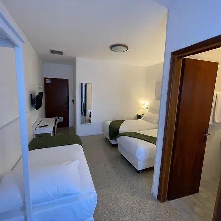 מלון Casa Valcellina Ristorante 3*